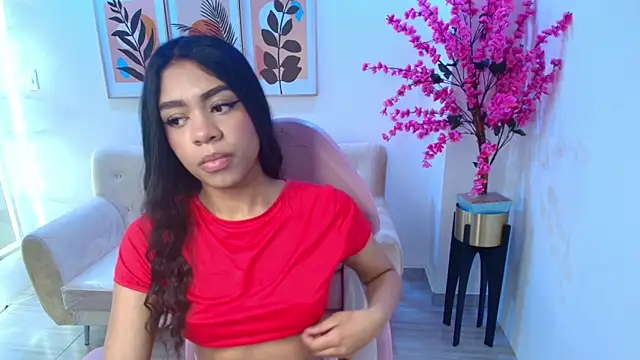 Snapshot of Sophie_clay chatting on April 2026 07:51:01 PM Sophie clay online show from April 2026 07:51:01 PM
