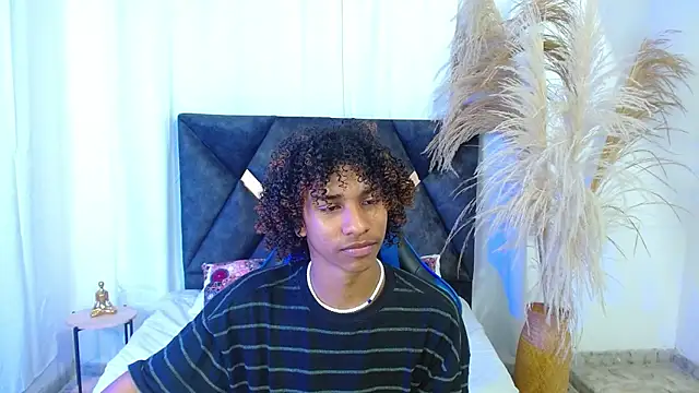 angelll18  online show from February 2026 08:35:01 PM