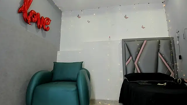 Snapshot of Esterlindez chatting on July 2026 08:33:02 PM Esterlindez online show from July 2026 08:33:02 PM