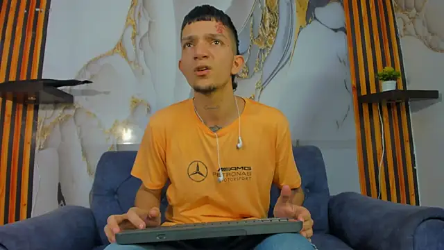 Straight Guy22 online show from December 2025 04:07:02 AM