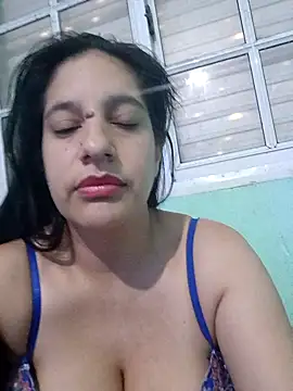 julietaloovee online show from March 2026 02:08:01 PM