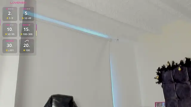 Snapshot of Mia_honey23 chatting on January 2026 08:44:01 PM Mia honey23 online show from January 2026 08:44:01 PM