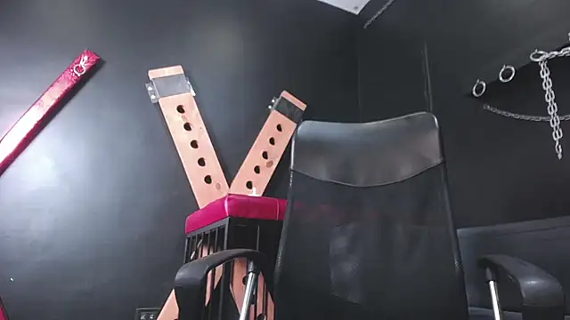 Alex Flame  online show from December 2025 01:18:02 PM