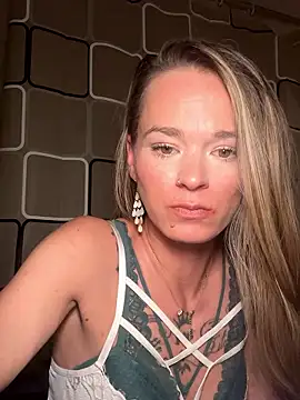 vinique99 online show from January 2026 06:02:02 PM