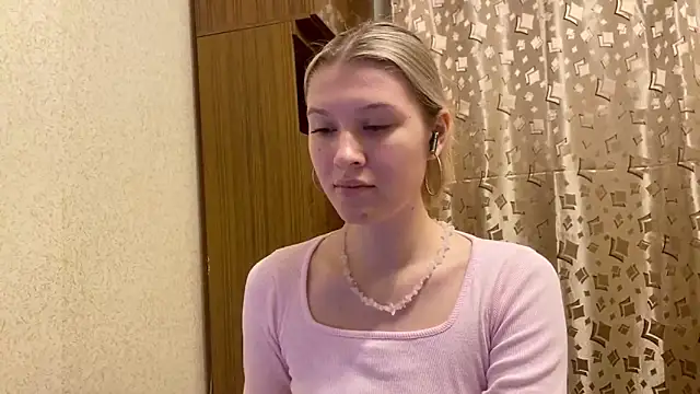 SkyeDavis online show from December 2025 08:14:01 PM