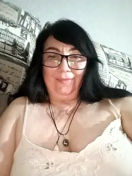 MariSwan222 online show from April 2026 08:50:01 PM