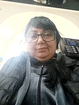 Snapshot of MariSwan222 chatting on May 2026 11:37:01 AM MariSwan222 online show from May 2026 11:37:01 AM