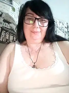 Snapshot of MariSwan222 chatting on May 2026 08:14:02 PM MariSwan222 online show from May 2026 08:14:02 PM