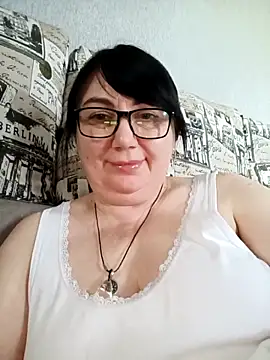 Snapshot of MariSwan222 chatting on May 2026 02:03:01 PM MariSwan222 online show from May 2026 02:03:01 PM
