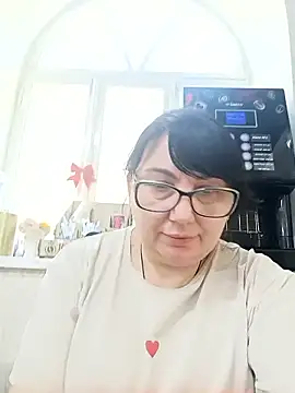 Snapshot of MariSwan222 chatting on June 2026 08:20:01 AM MariSwan222 online show from June 2026 08:20:01 AM
