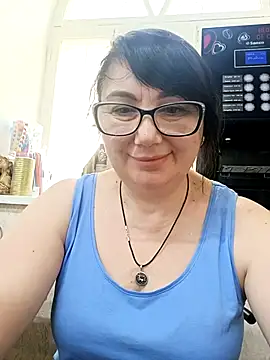 Snapshot of MariSwan222 chatting on July 2026 09:38:01 AM MariSwan222 online show from July 2026 09:38:01 AM