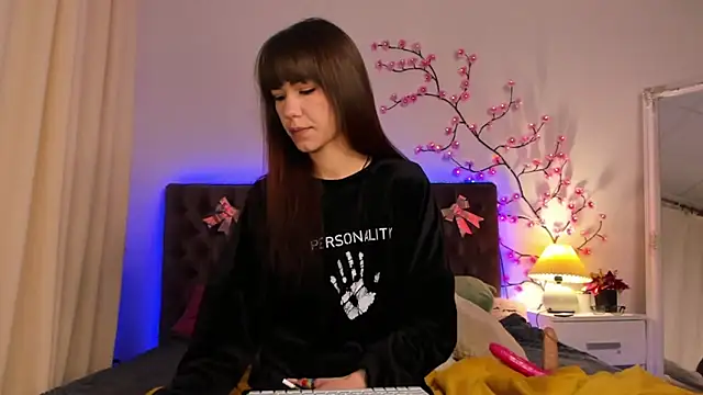 MilanaHotts online show from February 2026 06:29:02 AM