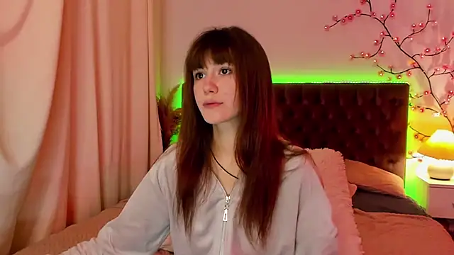 MilanaHotts online show from July 2026 05:11:02 AM