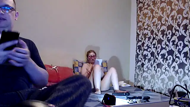 yunis32 online show from March 2025 06:00:02 PM