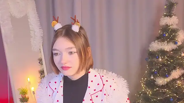 Leyla crsh online show from December 2025 05:04:02 AM