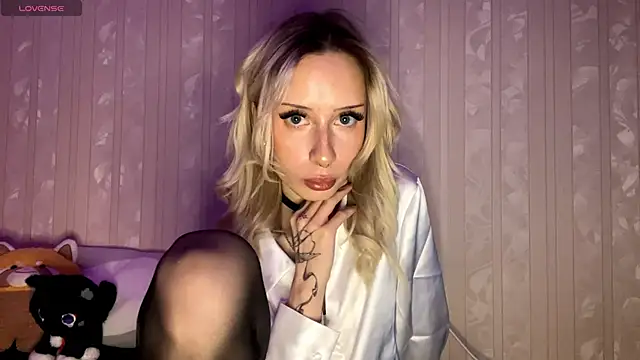 BrittanieKerkhoff online show from December 2025 01:28:01 PM