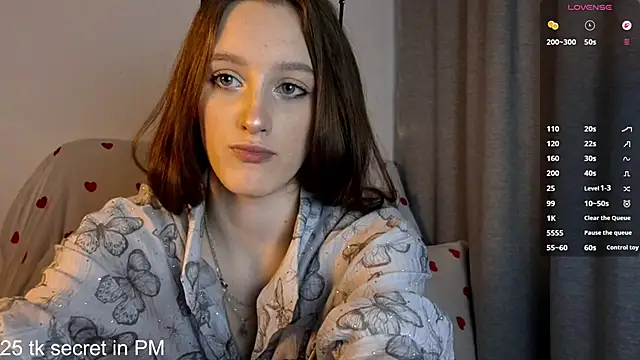 Snapshot of LisaBoddy chatting on May 2026 01:40:01 PM LisaBoddy online show from May 2026 01:40:01 PM