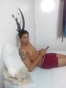 LolaAndBugs  online show from January 2026 08:13:02 PM