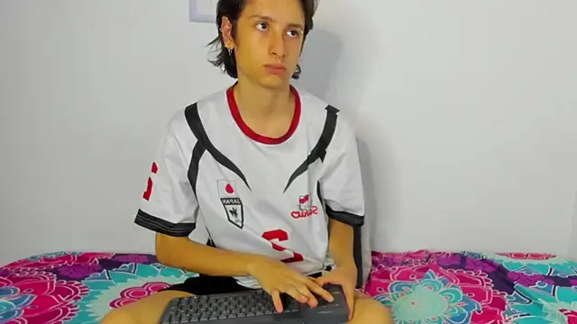 cirosky elchicopolla online show from February 2026 03:35:02 AM