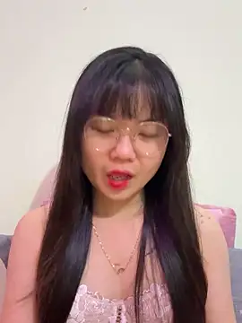 Snapshot of ___KARA___ chatting on May 2026 04:39:02 AM KARA online show from May 2026 04:39:02 AM