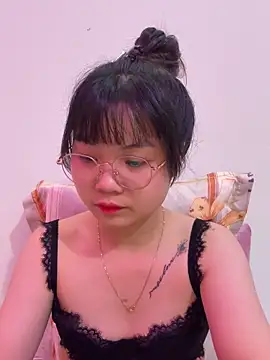 Snapshot of ___KARA___ chatting on May 2026 08:21:01 AM KARA online show from May 2026 08:21:01 AM