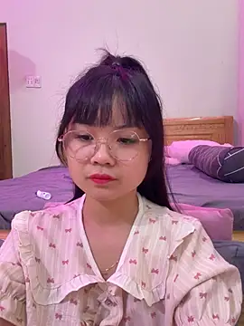 Snapshot of ___KARA___ chatting on June 2026 01:28:02 AM KARA online show from June 2026 01:28:02 AM