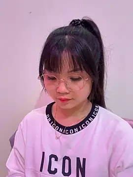 Snapshot of ___KARA___ chatting on June 2026 02:29:01 AM KARA online show from June 2026 02:29:01 AM