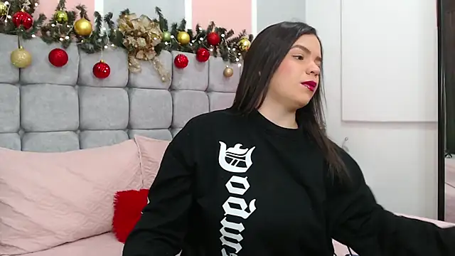 AuraArnau online show from December 2025 07:22:01 PM