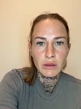 Snapshot of Klarry69 chatting on April 2026 08:02:02 PM Klarry69 online show from April 2026 08:02:02 PM