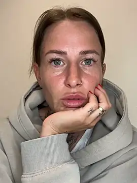 Snapshot of Klarry69 chatting on April 2026 06:48:02 PM Klarry69 online show from April 2026 06:48:02 PM