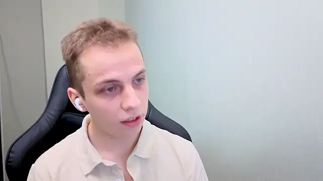 Snapshot of Markooaa chatting on April 2026 12:33:01 AM Markooaa online show from April 2026 12:33:01 AM