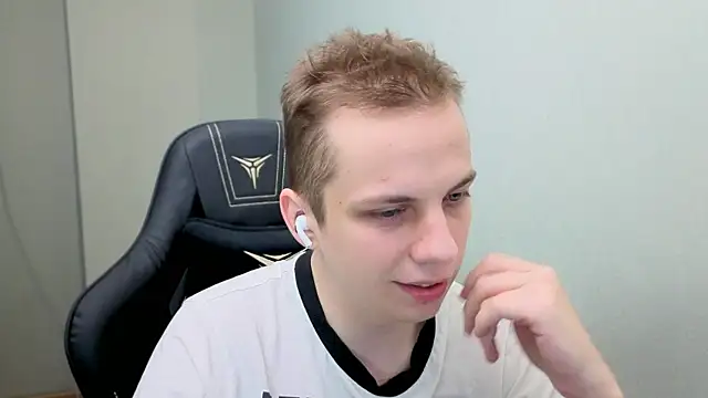 Snapshot of Markooaa chatting on April 2026 07:58:02 PM Markooaa online show from April 2026 07:58:02 PM