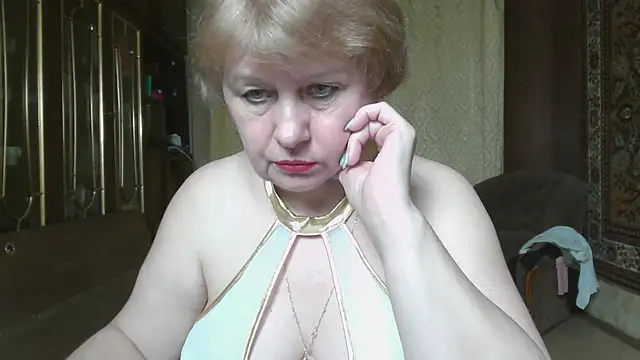 Snapshot of Casey_peach chatting on May 2026 05:10:01 PM Casey peach online show from May 2026 05:10:01 PM