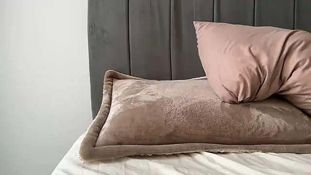 HotWhisper22 online show from April 2026 01:38:02 PM