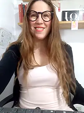 Snapshot of SofiEsteves chatting on April 2026 03:02:01 PM SofiEsteves online show from April 2026 03:02:01 PM