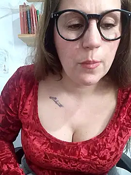 Snapshot of SofiEsteves chatting on April 2026 01:05:02 PM SofiEsteves online show from April 2026 01:05:02 PM