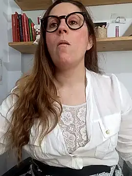 Snapshot of SofiEsteves chatting on May 2026 01:41:01 PM SofiEsteves online show from May 2026 01:41:01 PM