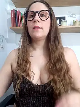 Snapshot of SofiEsteves chatting on May 2026 02:01:02 PM SofiEsteves online show from May 2026 02:01:02 PM