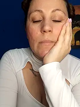 Snapshot of SofiEsteves chatting on June 2026 05:52:01 PM SofiEsteves online show from June 2026 05:52:01 PM