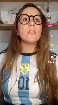 Snapshot of SofiEsteves chatting on July 2026 04:02:02 PM SofiEsteves online show from July 2026 04:02:02 PM