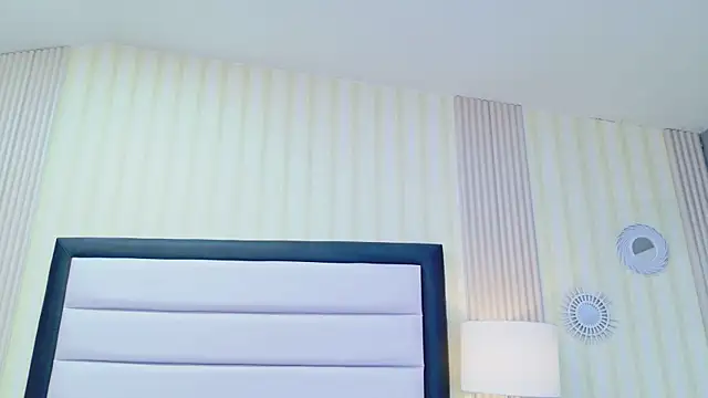 ScarlettFoox online show from April 2026 07:36:01 PM