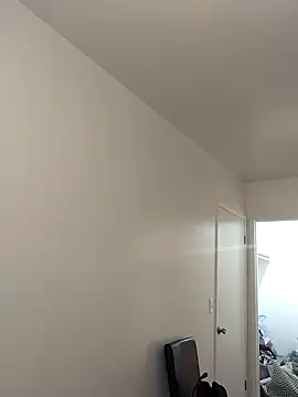 AverageAnt  online show from February 2026 09:06:02 AM