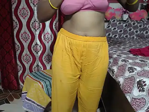 Snapshot of surbhi01 chatting on June 2026 04:28:01 AM surbhi01 online show from June 2026 04:28:01 AM