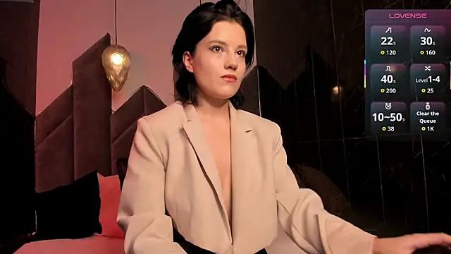 RowenMoon online show from February 2026 09:46:01 PM