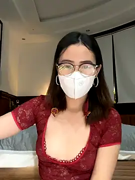 Snapshot of T-Nana chatting on December 2025 04:25:01 PM T-Nana online show from December 2025 04:25:01 PM