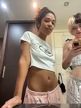 Snapshot of MikaScarlet chatting on April 2026 02:36:02 PM MikaScarlet online show from April 2026 02:36:02 PM