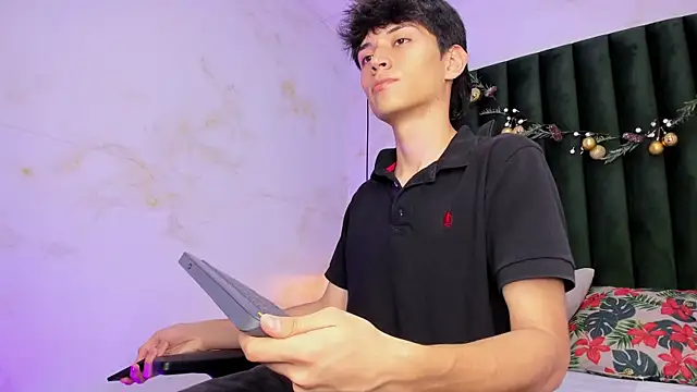 Aron valverde online show from December 2025 01:56:02 AM