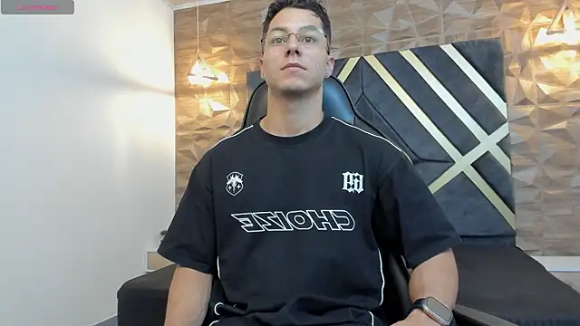 Noah Clarkk online show from February 2026 06:06:01 PM