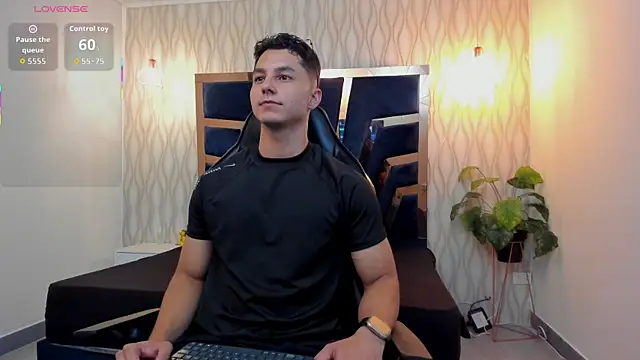 Noah Clarkk online show from April 2026 05:25:02 PM