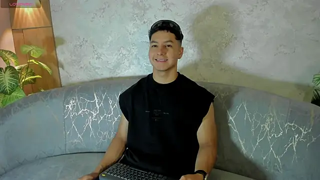 Snapshot of Noah_Clarkk chatting on June 2026 04:01:02 PM Noah Clarkk online show from June 2026 04:01:02 PM
